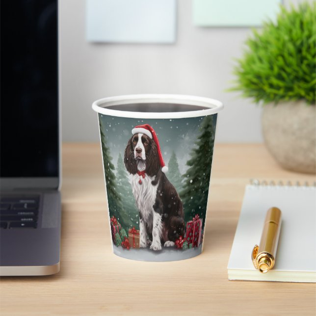 Springer Spaniel Hund in Schneeweihen Pappbecher (InSitu)