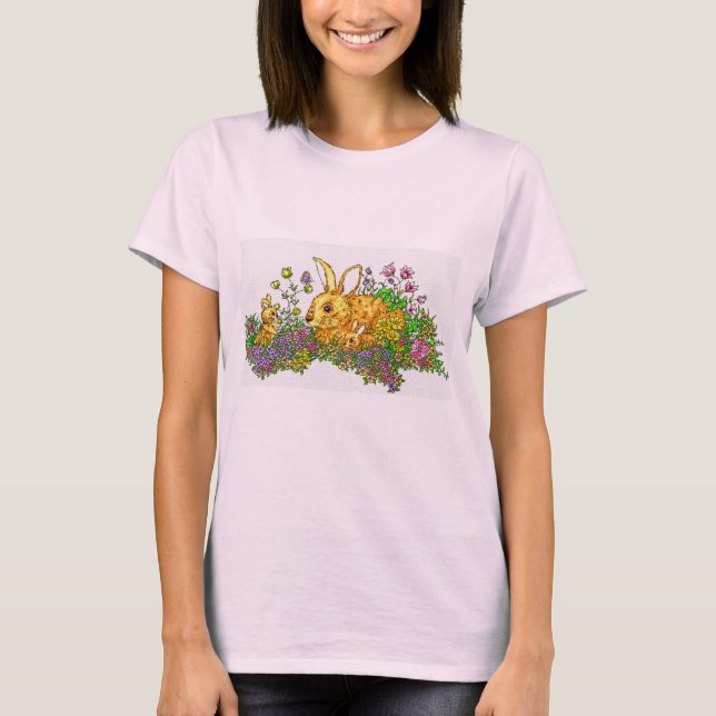 Springtime Bunnies in einem Bereich der Blume T-Shirt (Vorderseite)