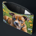 Springtime Staffordshire Bull Terrier Puppy, Zubehörtasche<br><div class="desc">In einem Feld von blauen und gelben Milchsorten liegt dieses kleine Staffordshire Bull Terrier Pup,  das den Frühling liebt.</div>