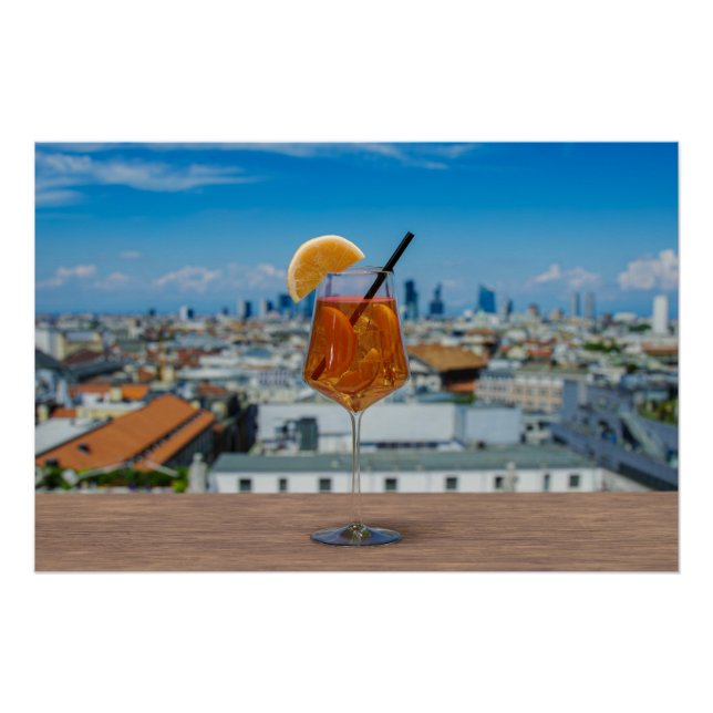 Spritz Cocktail auf einem Tisch mit Blick auf Mail Poster (Vorderseite)
