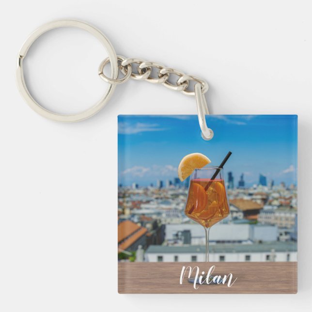 Spritz Cocktail auf einem Tisch mit Blick auf Mail Schlüsselanhänger (Vorderseite)