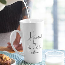 Spuk durch das kaffeeweiße Halloween