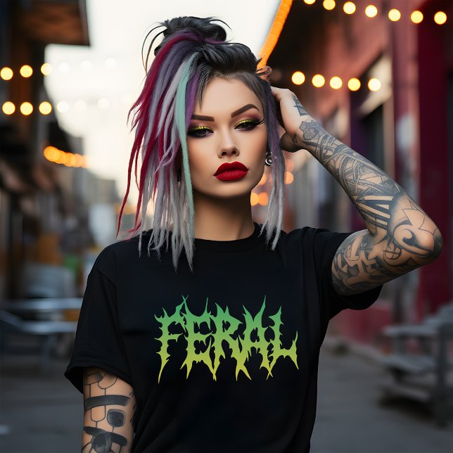Spukhaft wild T-Shirt (Von Creator hochgeladen)