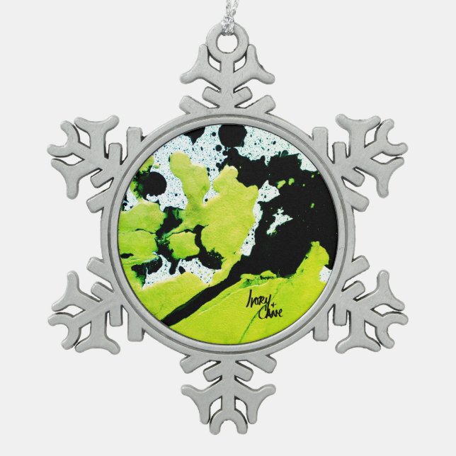 SPWW Keylime n' Slide Green & Black Abstrakt Schneeflocken Zinn-Ornament (Vorderseite)