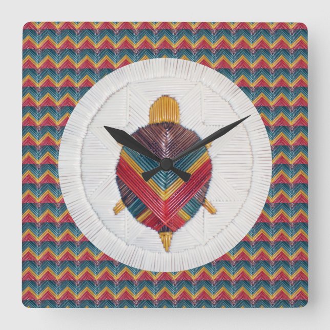 Square Clock mit Turtle Star Zickzack Design Quadratische Wanduhr (Vorderseite)