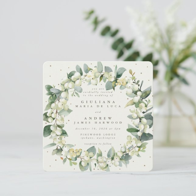 Square Cream Snowberry + Eukalyptus Wreath Wedding Einladung (Stehend Vorderseite)