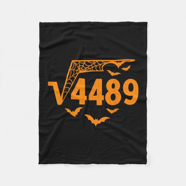 Square Root 4489 Funny Halloween Meme 67 Math Teac Fleecedecke (Vorderseite)