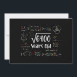 Square Root of 6400 80th Birthday 80 Year Old Gift Einladung<br><div class="desc">Perfekte 80 Jahre alte Geschenkidee für Vater,  Mutter oder Mathe Liebhaber. Quadratwurzel aus 6400 Jahren. Phantastisches Geschenk für Väter,  Mütter,  Opa,  Oma oder alle Menschen,  die Mathematik Lieben.</div>