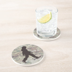 Squatchin sieht zwei Bigfoot Getränkeuntersetzer