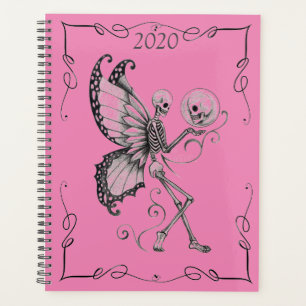 Squelette avec ailes papillon sur rose sur un
