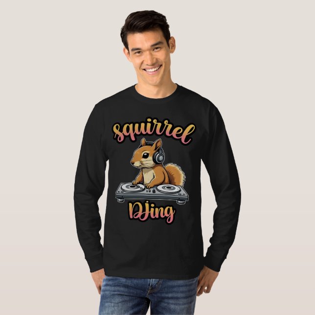 Squirrel DJ Party Vibes Funny Retro DJ T-Shirt (Vorne ganz)
