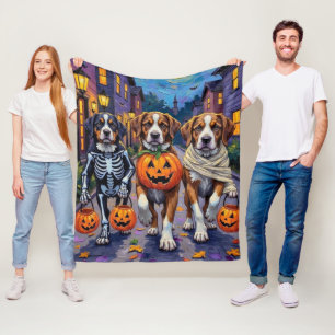 St.-Bernhard-Hunde in Halloween-Kostümen Fleecedecke