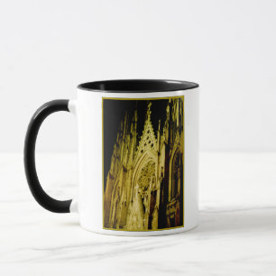 'St. La cathédrale de Patrick à Night' Mug