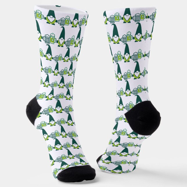 St. Patrick’s Day Gnom mit Bierkrug Socken (Gewinkelt)