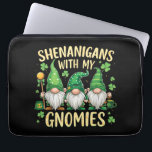 St Patrick’s Day Lucky Shamrock Gnome  Laptopschutzhülle<br><div class="desc">St Patrick’s Day Lucky Shamrock Gnome</div>