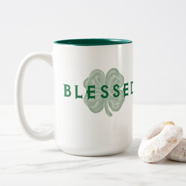 St Patrick Tag gesegnetes Kleeblatt Zweifarbige Tasse (Mit Donut)