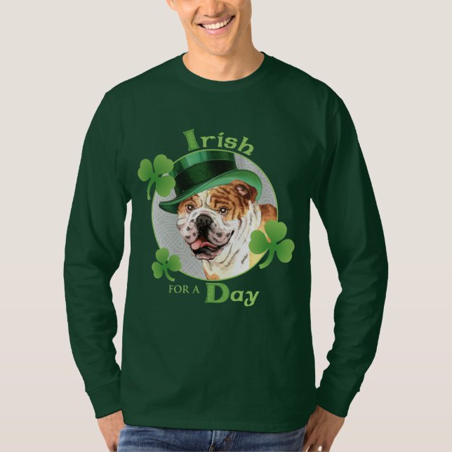 St Patrick Tagesbulldogge T-Shirt (Vorderseite)