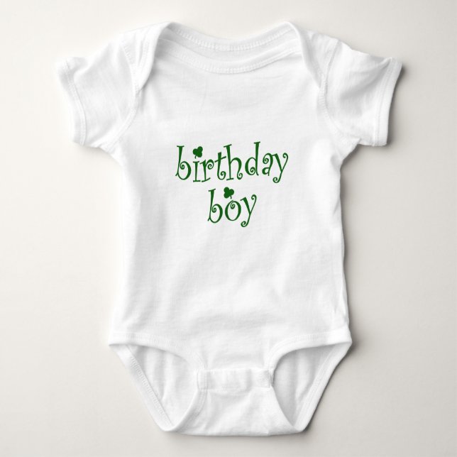 St Patrick's Birthday Boy mit Kleeblättern Baby Strampler (Vorderseite)