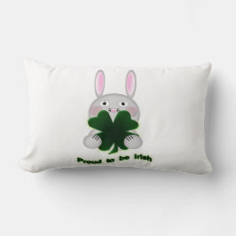 St. Patricks Bunny Proud zu irischem Kleeblatt Lendenkissen