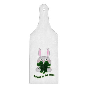 St. Patricks Bunny Proud zu irischem Kleeblatt Schneidebrett