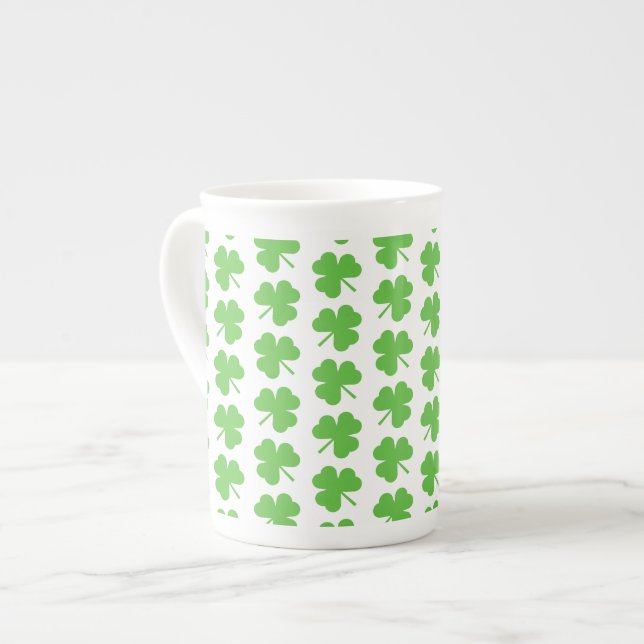 St. Patrick's Clover Bone China Tasse (Vorderseite Links)