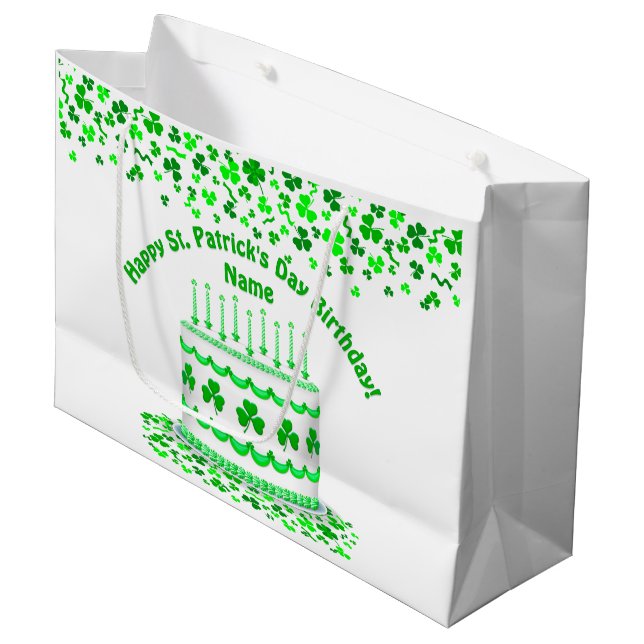 St Patrick's Day Birthday Cake Customizable Candle Große Geschenktüte (Vorderseite Schrägansicht)