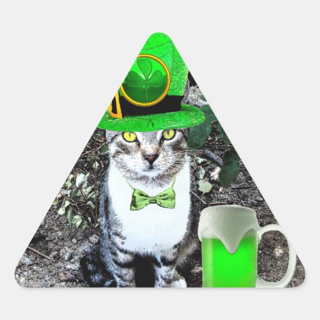 ST PATRICK'S DAY CAT WITH GREEN IRISH BEER DREIECKIGER AUFKLEBER (Vorderseite)