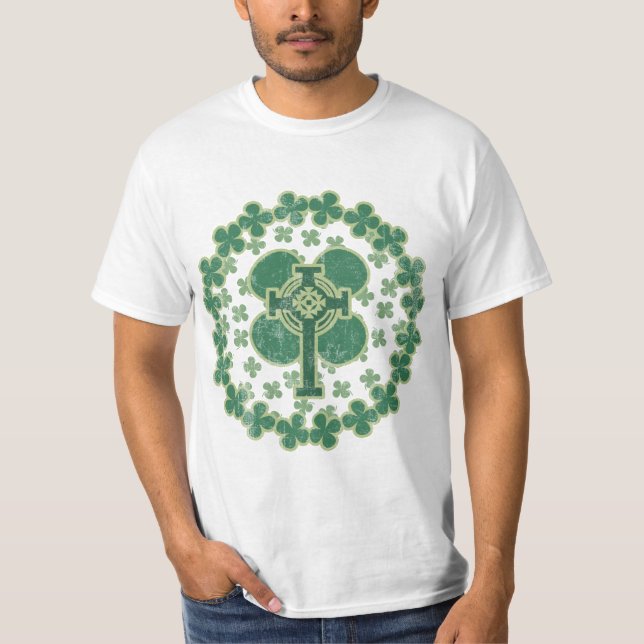 St Patricks Day Celtic Cross bekümmert T-Shirt (Vorderseite)