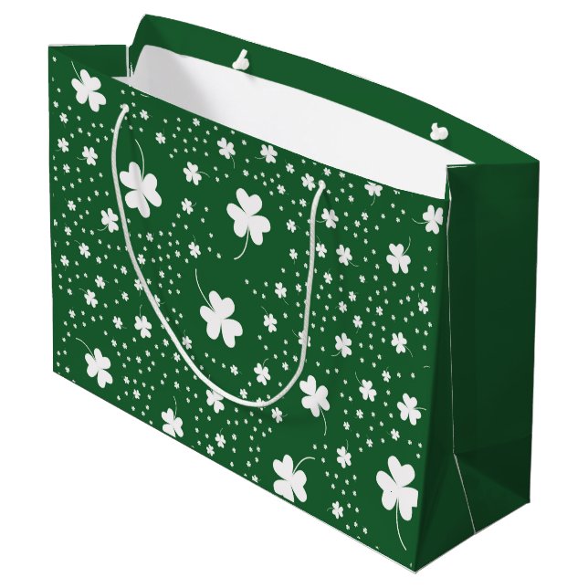 St Patrick's Day Clover Pattern Große Geschenktüte (Rückseite Schrägansicht)