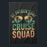 St Patrick's Day Cruise Squad Funny Family Matchin Geschirrtuch<br><div class="desc">St Patrick's Day Cruise Squad Funny Family Matching</div>