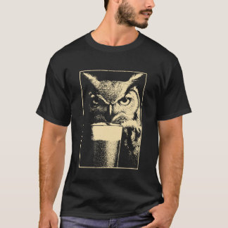 St Patricks Day Eule mit Bier Tier Trinkender Humo T-Shirt