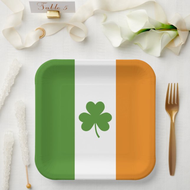 St Patrick's Day Irish Flag mit Kleeblatt Clover Pappteller (Hochzeit)