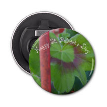 St. Patrick's Day Leaf Behind Pole