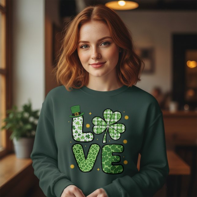 St. Patrick's Day LIEBE Grüne Gemusterte Kleeblatt Sweatshirt (Von Creator hochgeladen)