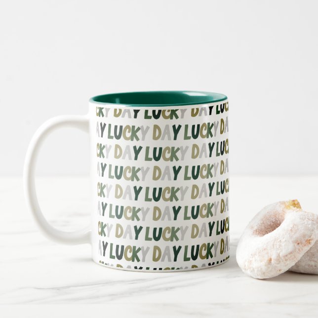 St. Patrick's Day Lucky Day Pattern Zweifarbige Tasse (Mit Donut)