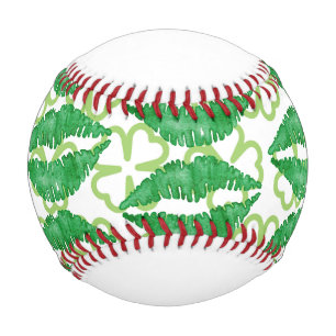 St. Patrick's Day mit Kleeblatt und grünen Lippen Baseball