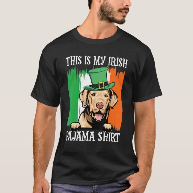 St Patrick's Day Pajamas Chesapeake Bay Retriever T-Shirt (Vorderseite)