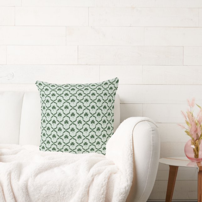 St. Patrick's Day Preppy Green Shamrock Lattice Kissen (Liege)