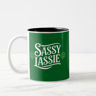 St Patricks Day Sassy Lassie Funny Irish Girl Zweifarbige Tasse