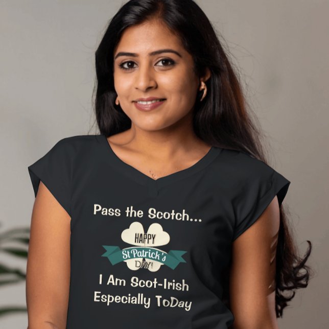 St. Patricks Day Typografie T-Shirt (Von Creator hochgeladen)