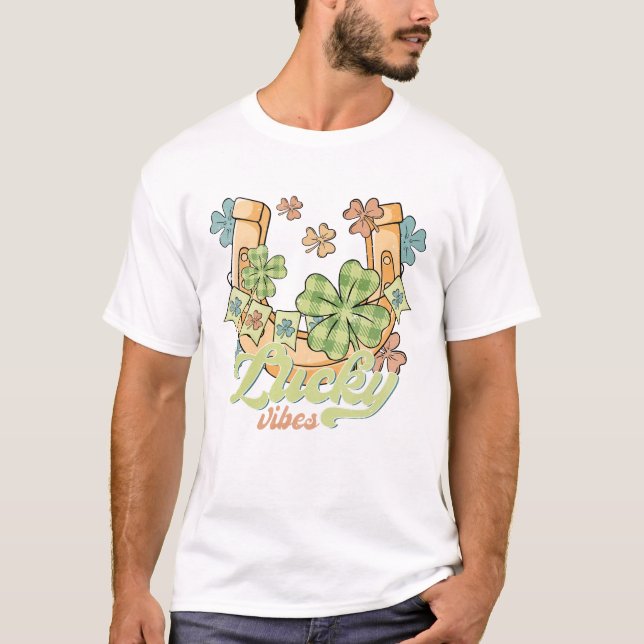 St. Patrick's Lucky Vibes T-Shirt (Vorderseite)