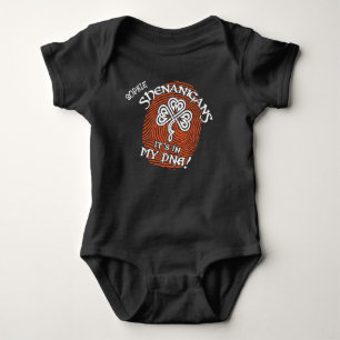 St Patricks Shenanigans seine in meiner DNA Schwar Baby Strampler