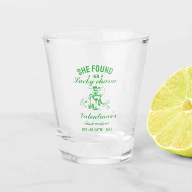 St Patrik Sie fand ihren Glücksbringer  Junggesell Schnapsglas (Vorderseite)