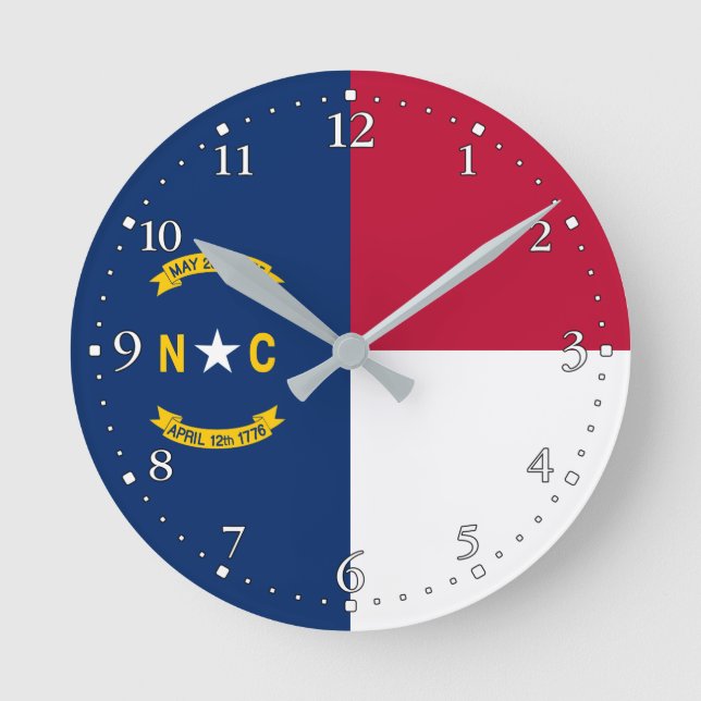 Staatsflagge North Carolina Runde Wanduhr (Vorderseite)