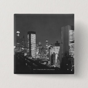 Stadt-Gebäude nachts B&W, erhöhte Ansicht Button
