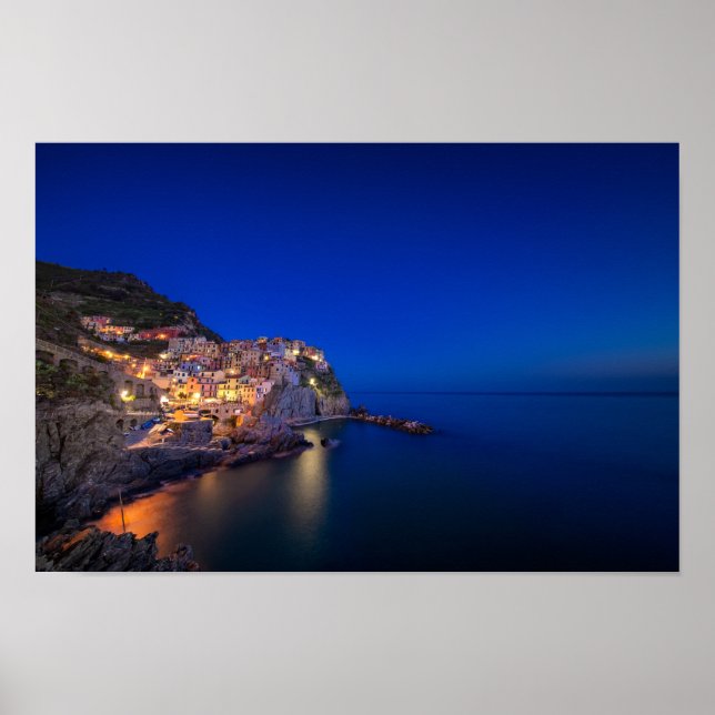 Stadt Manarola im Cinque Terre im Abend Poster (Vorne)