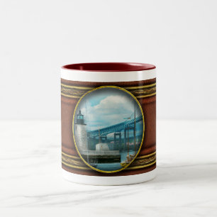 Stadt - Newport RI - Leuchtturm von Newport Zweifarbige Tasse