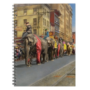 Stadt - NY - Der Zirkus kommt in die Stadt 1920 Notizblock