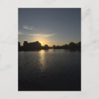 Stadtansicht bei Sonnenuntergang im goldenen Licht