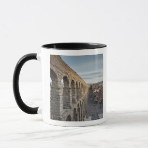 Stadtansicht über Plaza Azoguejo und El Acueducto Tasse